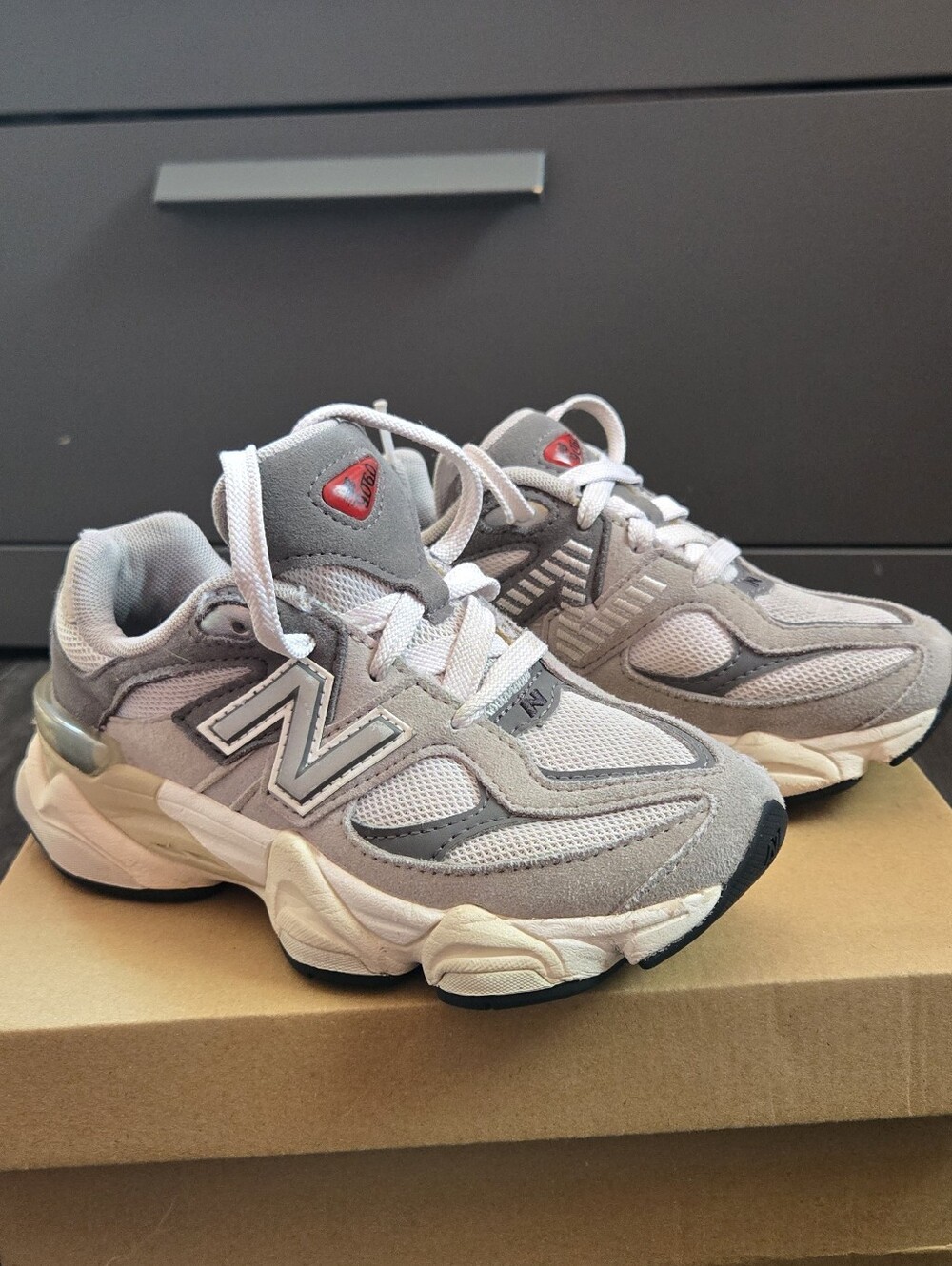 NEW BALANCE 9060 - Picture 6 of 10